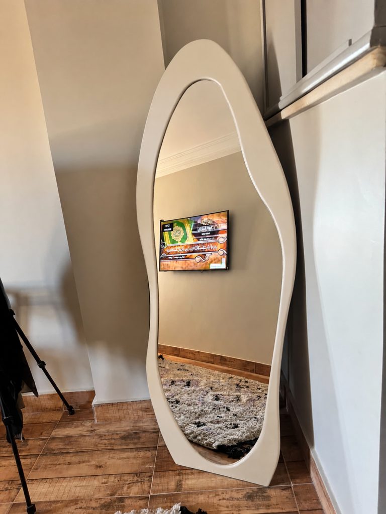 Modern Mirror - Black Frame (160×60 cm, Off-White)